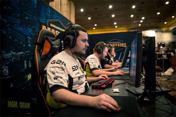 上的表现熠 上的表现熠