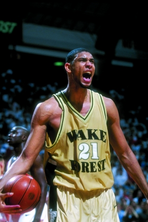 而是从侧翼 而是从侧翼