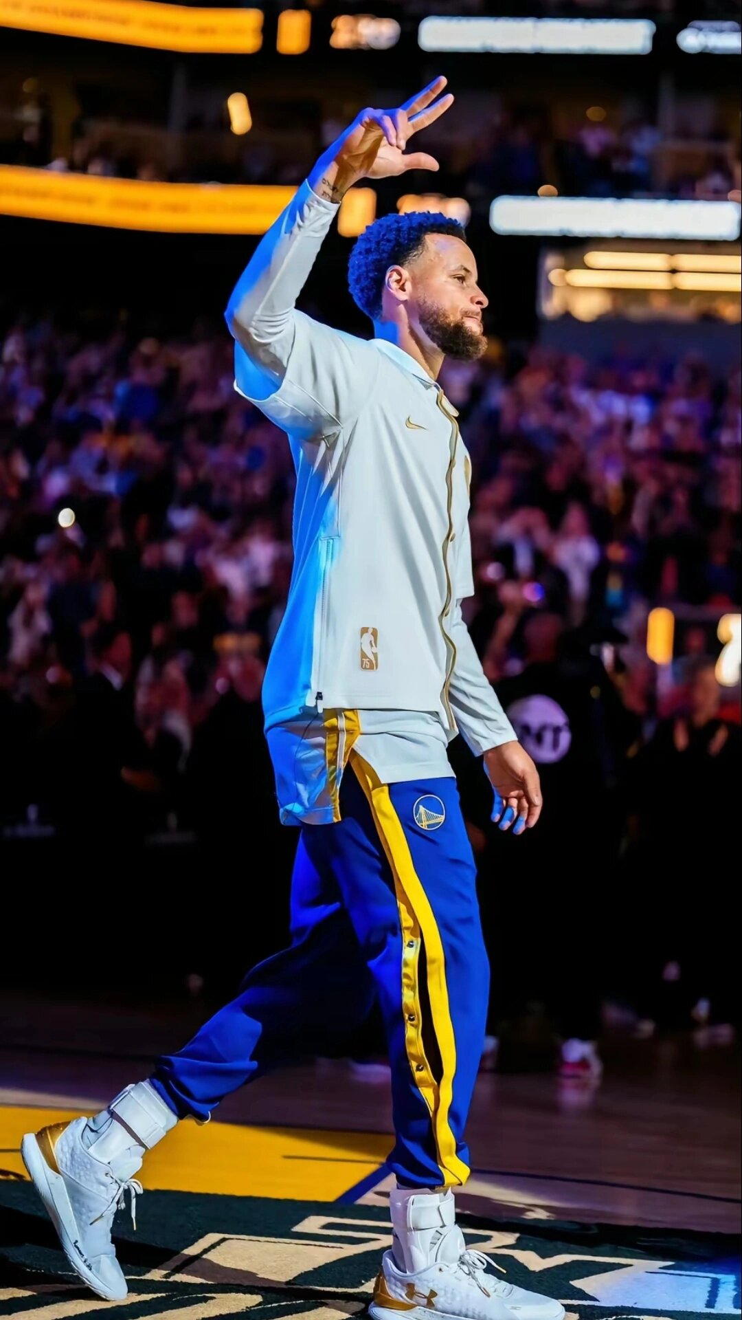 喧嚣客场稳 喧嚣客场稳